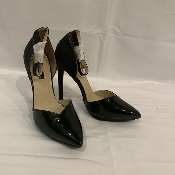 Michael Antonio Shoes - 👠Michael Antonio black patent leather heels Sz 7